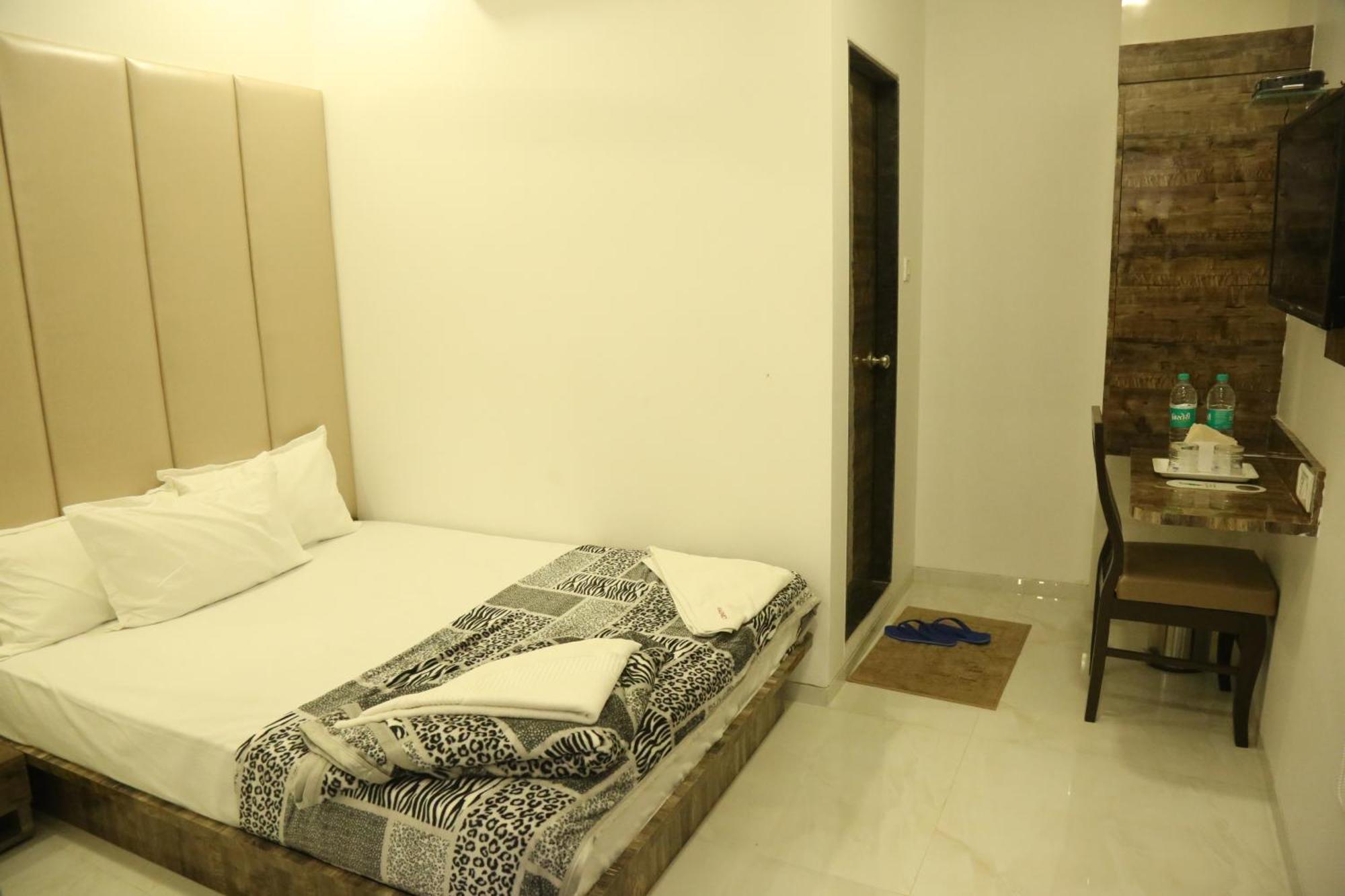 Hotel Magnum Airport T-2 Mumbai Exterior foto