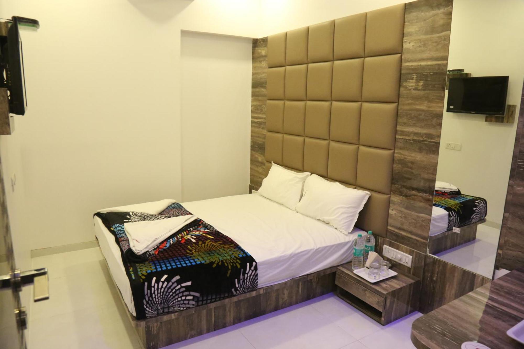 Hotel Magnum Airport T-2 Mumbai Exterior foto