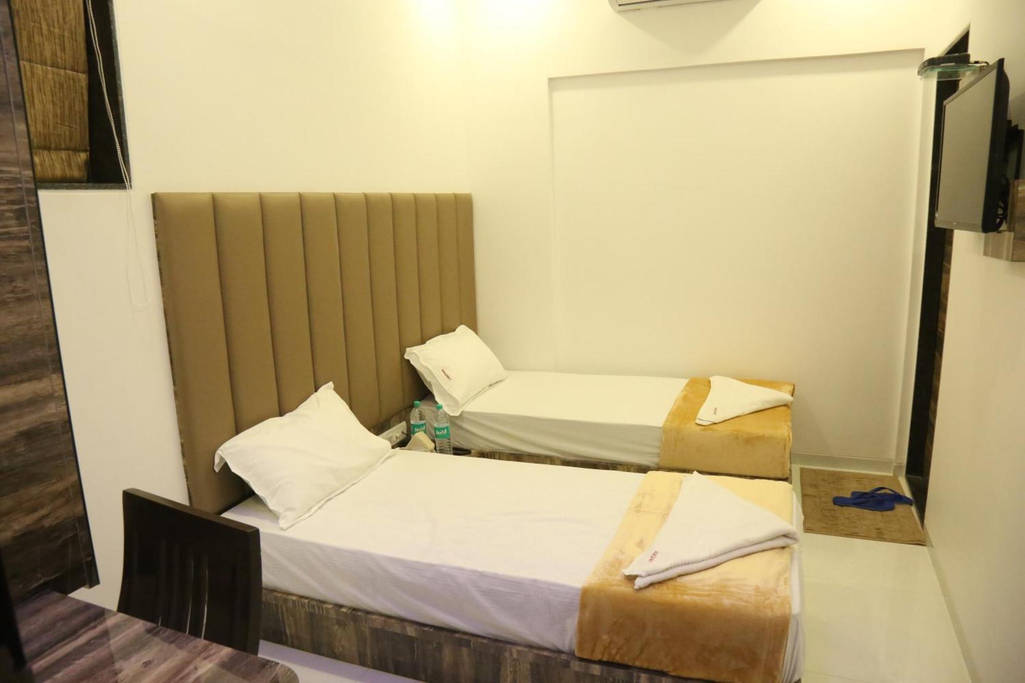 Hotel Magnum Airport T-2 Mumbai Exterior foto