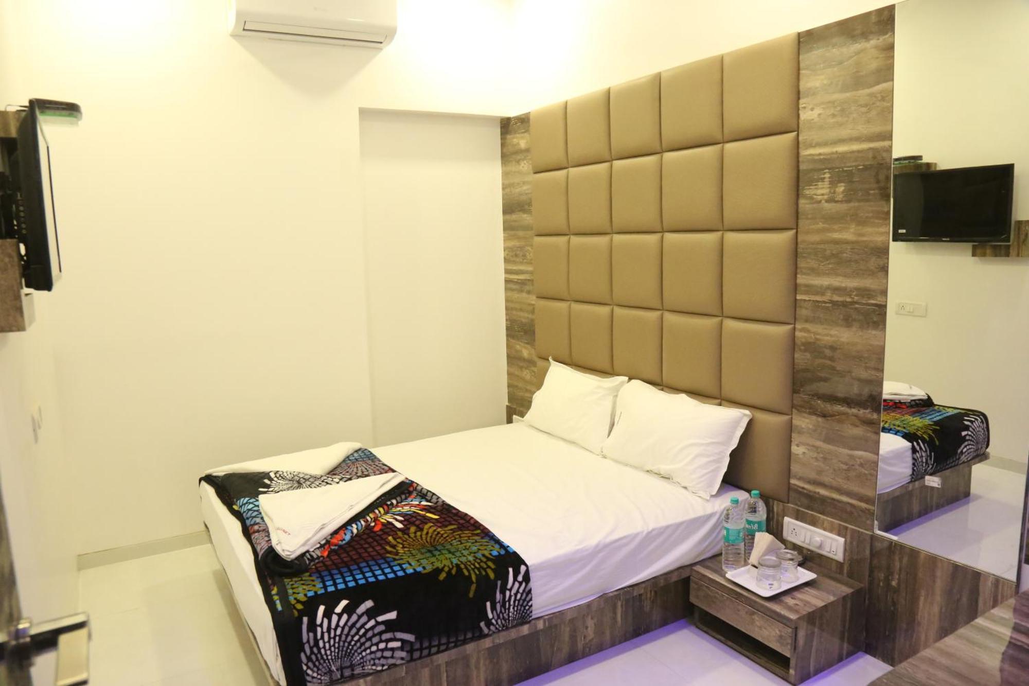 Hotel Magnum Airport T-2 Mumbai Exterior foto