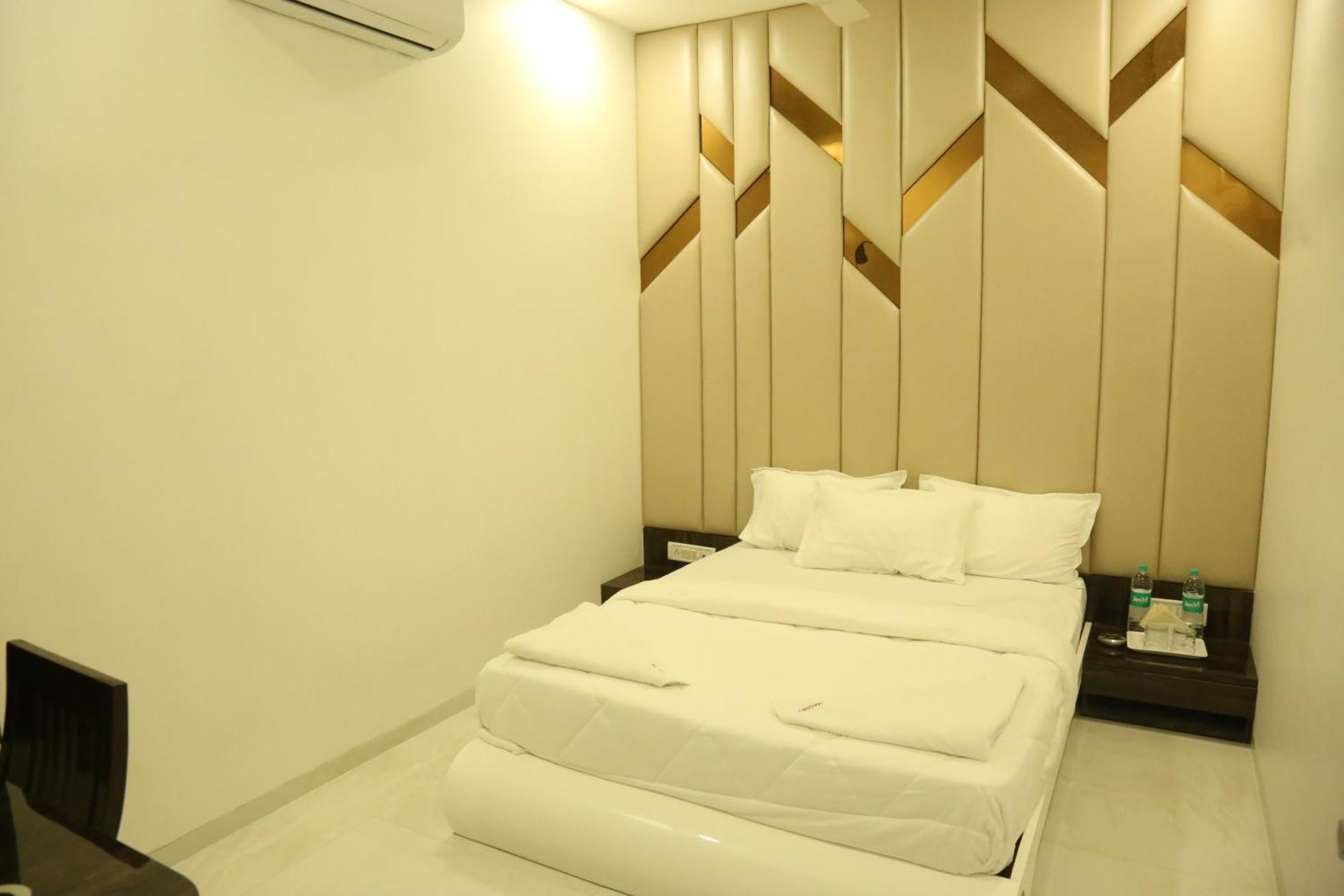 Hotel Magnum Airport T-2 Mumbai Exterior foto